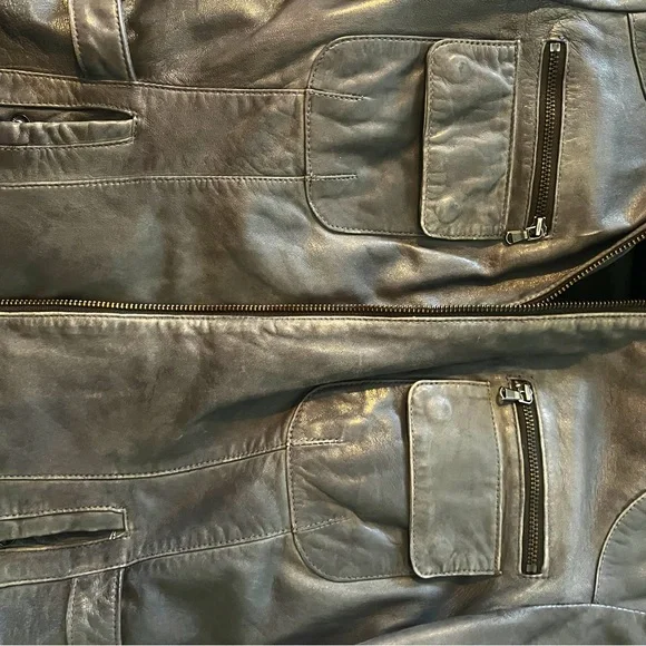 Leather jacket - Picture 2 of 3